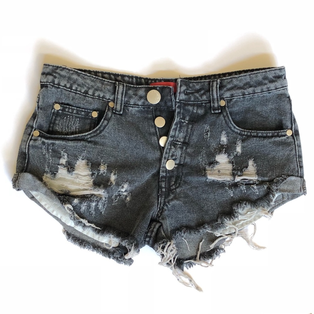 Signature 8 distressed jean shorts